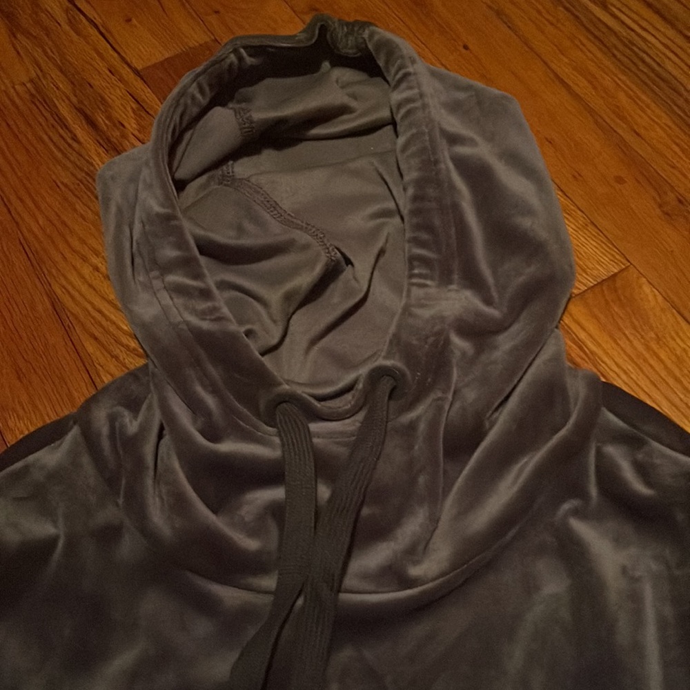 New - Picture 2 of 3